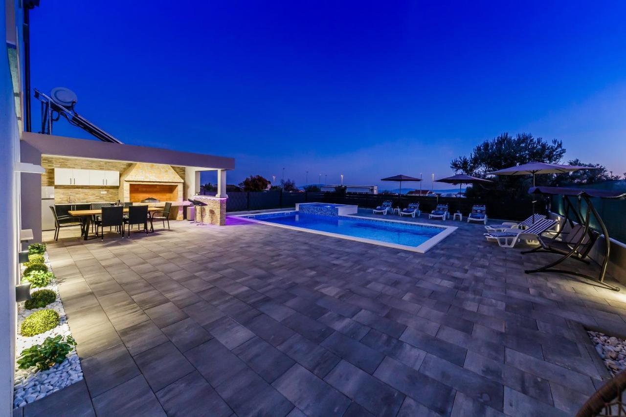 Villa Lamarin Kastela Exterior photo